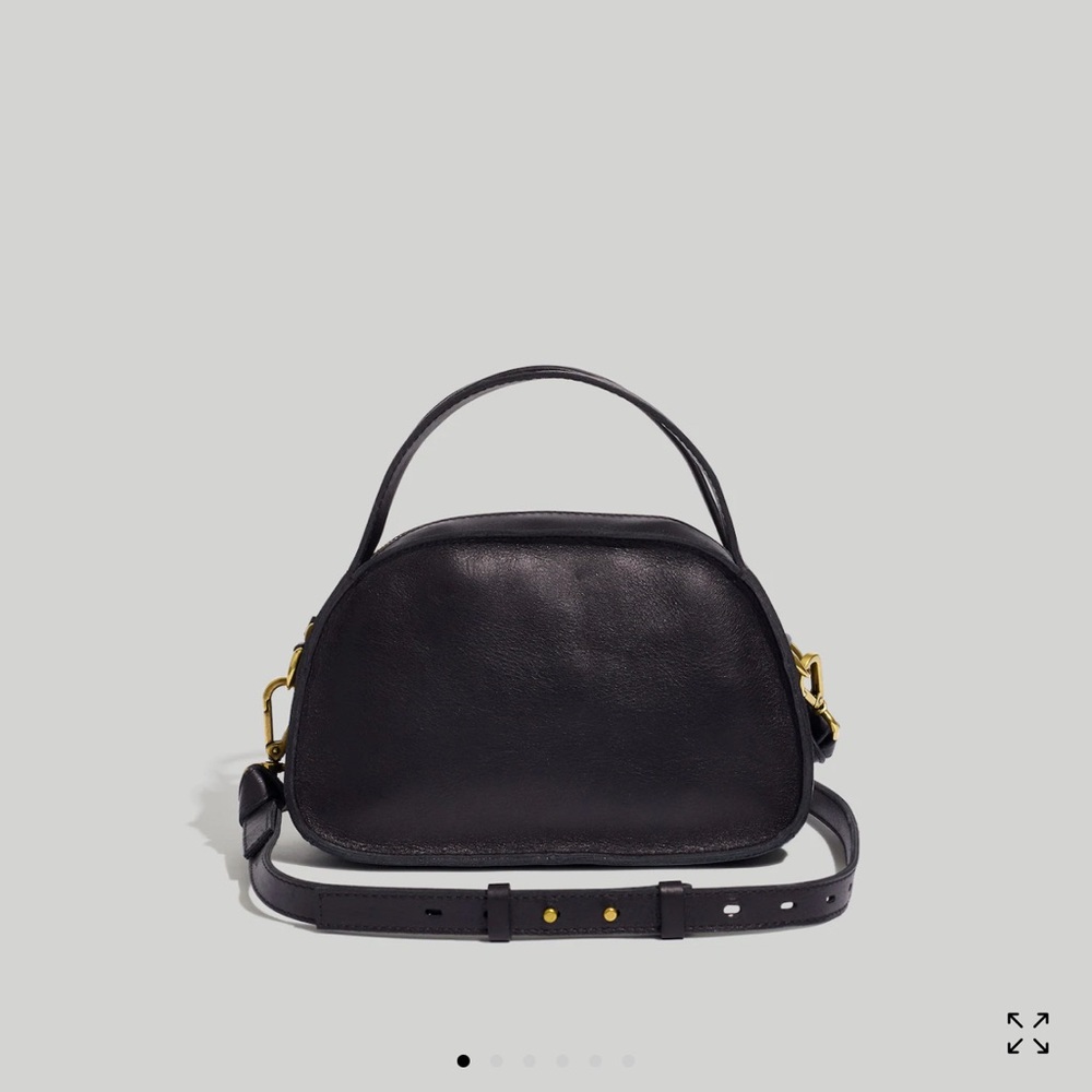 The Madewell Sydney zip-top crossbody bag.